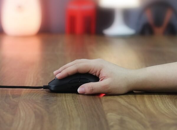 Jogador de mouse adamantiun gladius m11 com mousepad para pc notebook Jogos led rgb com fio cho paracord swicth removível USB 16000 DPI Sensor Pixart 3389 (preto) - Image 8