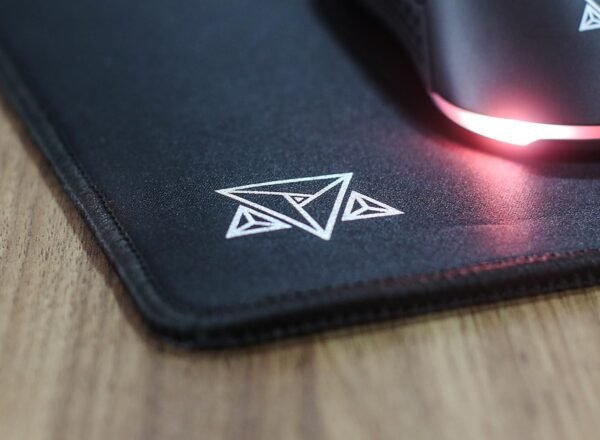 Jogador de mouse adamantiun gladius m11 com mousepad para pc notebook Jogos led rgb com fio cho paracord swicth removível USB 16000 DPI Sensor Pixart 3389 (preto) - Image 9